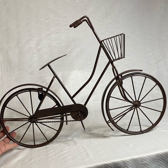 Cruiser bike wall hanging woman’s bike with basket